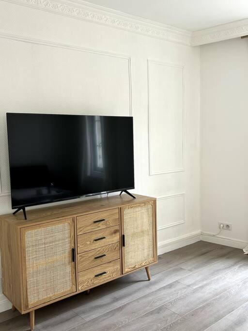 Le Petit Paris Compiegne Apartment Exterior photo